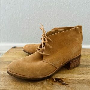 Clark's Origins boots size 8 genuine leather